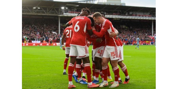 Welche Mannschaften haben sich vor mehr als 20 Jahren für die Champions League qualifiziert?